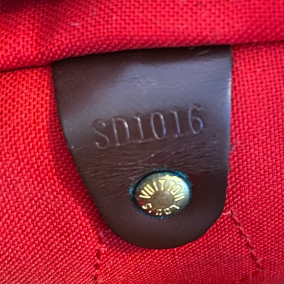 Authentic LV Speedy 30 Damier - Picture 7 of 9